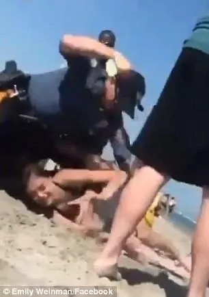 Polis genç kızı defalarca yumrukladı!