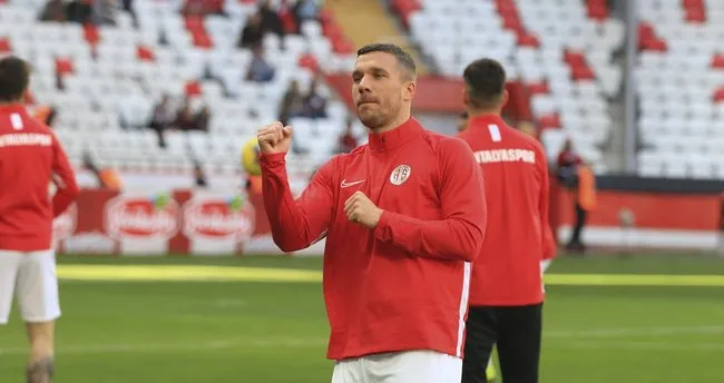 lukas podolski den almanya turkiye