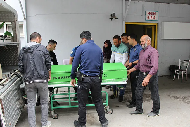 amasyada-dehset-veren-olay-cezaevinden-cikan-koca-esini-oldurup-intihar-etti-meger-2-gunce-arayip-1751618309779.jpeg