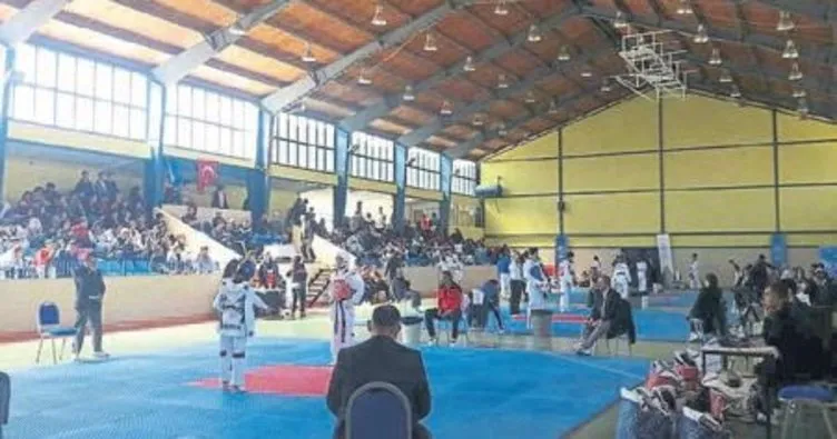 İzmir’de her okulun spor kulübü olacak