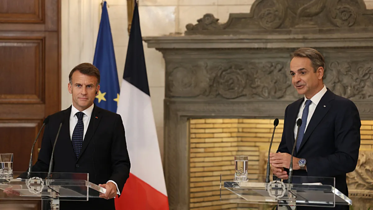 Macron’dan küstah Türkiye tehdidi! Kirli Fransız-Yunan planı ortaya çıktı, “Atina’ya savaş açılırsa burada olacağız” Macron’dan küstah Türkiye tehdidi! Kirli Fransız-Yunan planı ortaya çıktı, “Atina’ya savaş açılırsa burada olacağız”