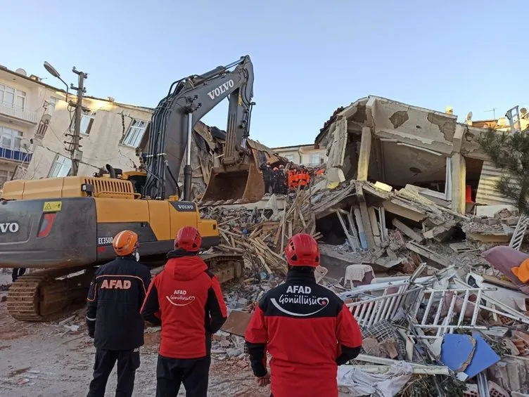 Son dakika haberi: Elazığ ve Malatya’da deprem sonrası ölü sayısı artıyor! Elazığ ve Malatya’da yıkılan binalardan görüntüler