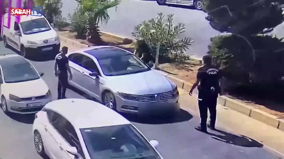 Mersin’de hırsızlık zanlıları otomobille kaçarken yakalandı | Video videosunu izle Mersin’de hırsızlık zanlıları otomobille kaçarken yakalandı | Video videosunu izle