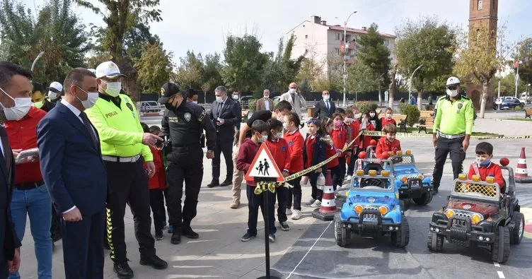 Mobil Trafik Eğitim Tırı, Siirt’te öğrencilerle buluştu