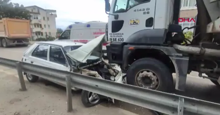 Isparta’da feci kaza! Kamyonun altına giren otomobildeki 3 kişi mucize eseri kurtuldu