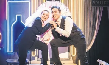 Aşk hikayelerını dostlarına anlattılar