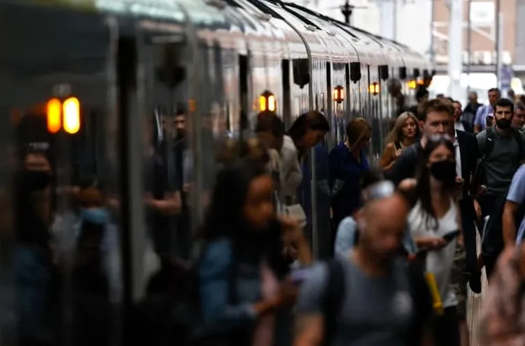 Avrupa’da şok dalgası yaratan saldırı: Birçok istasyon hedef alındı