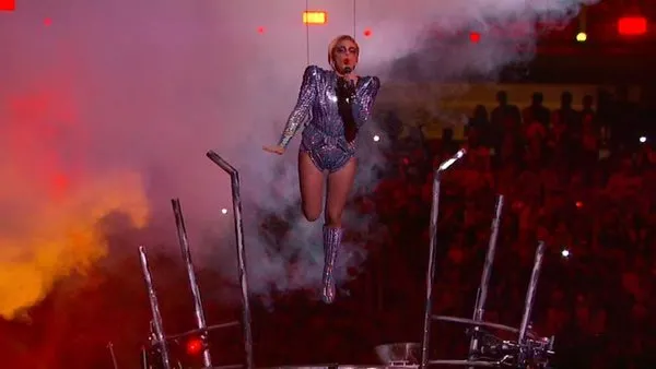 Lady Gaga, Super Bowl'a damgasını vurdu!
