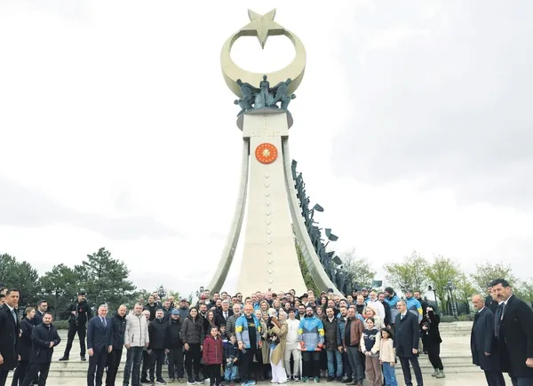ipek-yolu-rallisi-sporculari-kulliyeden-ugurlandi-1777927436891.jpeg