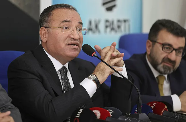 bakan-bozdagdan-7li-koalisyon-tepkisi-milletin-akliyla-alay-ediyorlar-1680619621977.jpg Bakan Bozdağ'dan 7'li koalisyon tepkisi: Milletin aklıyla alay ediyorlar