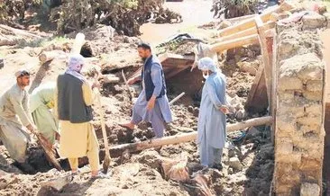 Afganistan sellerle boğuşuyor: 385 ölü