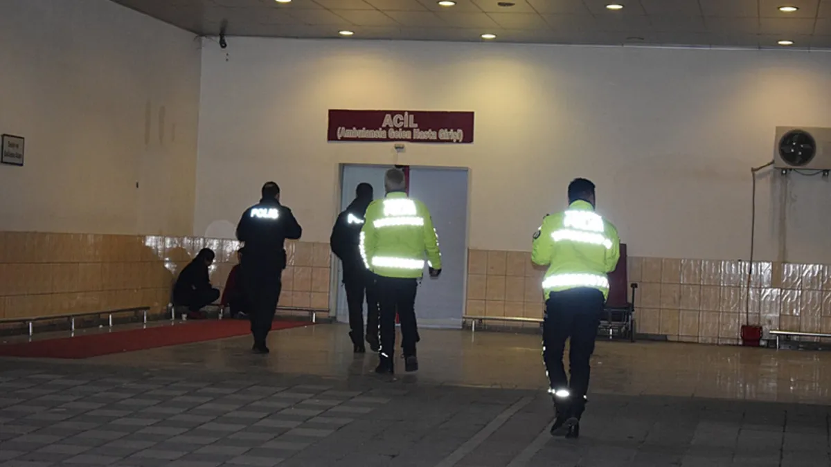 Balkonda dengesini kaybederek zemine çakıldı! Balkonda dengesini kaybederek zemine çakıldı!