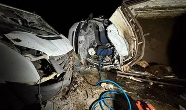Diyarbakır’da kamyonetler çarpıştı: 2 ölü, 1 yaralı #diyarbakir
