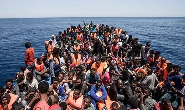 İtalya göçmenleri boğulmaktan kurtaran kendi sahil güvenlik gemisini limana yanaştırmıyor