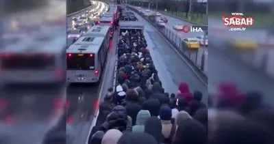 Altunizade metrobüs durağında insan seli | Video