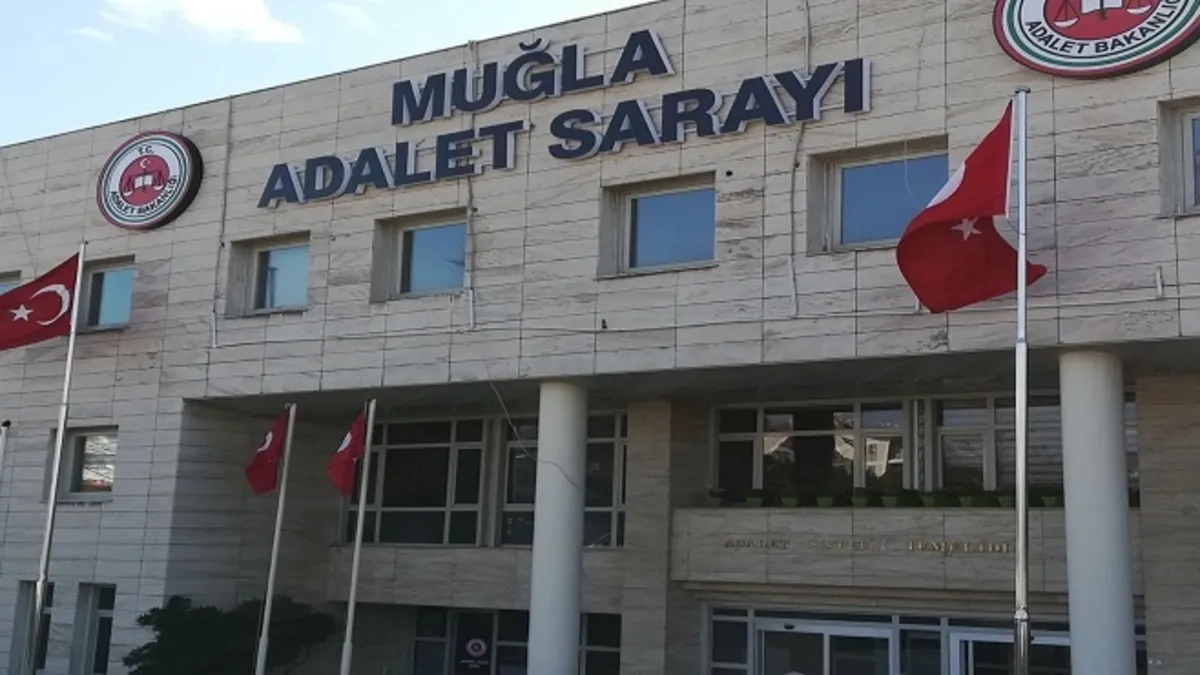 Muğla’da iki kardeş tefecilikten tutuklandı! 47 milyon TL’lik hesap hareketliliği tespit edildi Muğla’da iki kardeş tefecilikten tutuklandı! 47 milyon TL’lik hesap hareketliliği tespit edildi