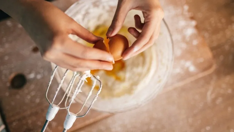 Tatlı yaparken neden yumurtayı oda sıcaklığında kullanmalısınız?