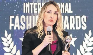 Yılın en iyi sohbet programı Biz Bize