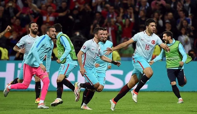 Çek Cumhuriyeti - Türkiye maçı sosyal medyayı salladı