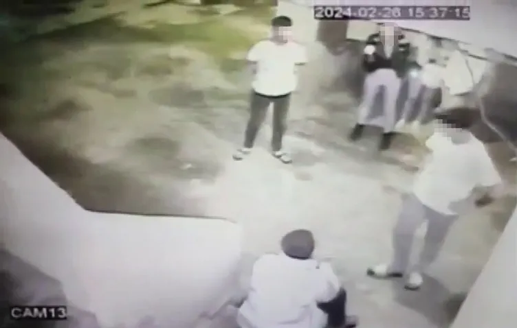 Babası tarafından bıçaklanan Dilan’ın intikamını aldılar: Öldürüp üzerinde zıpladılar!