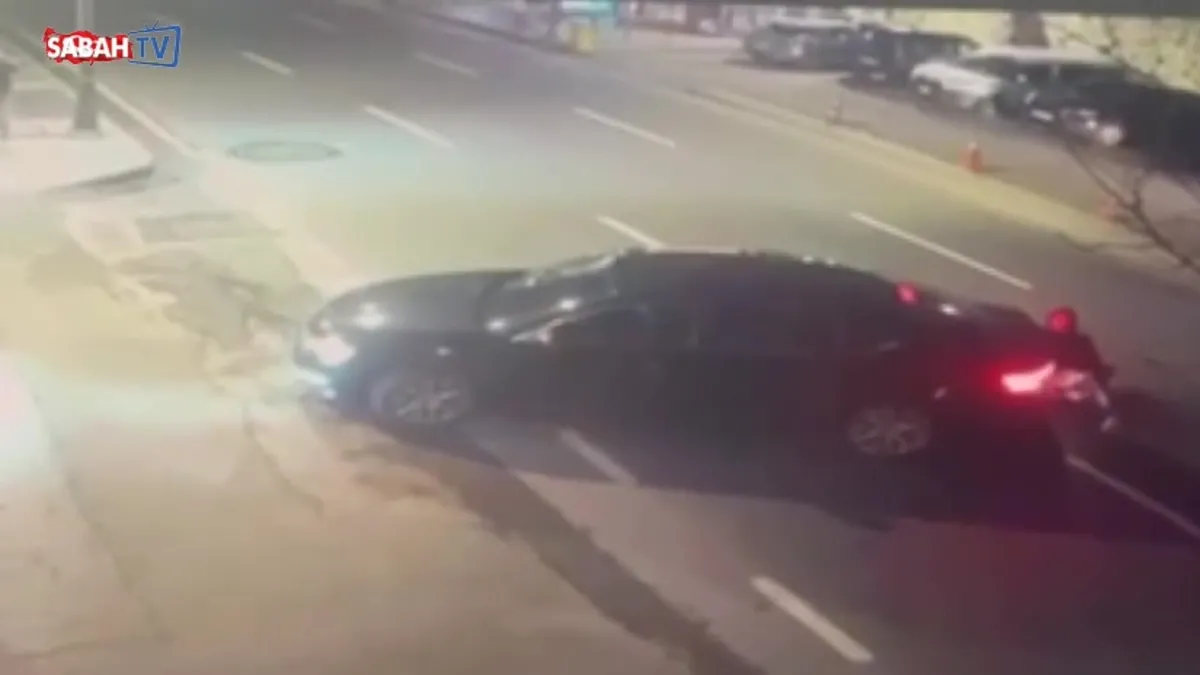 İstanbul Beşiktaş’ta ani dönüş yapan sürücü 2 motorcu genci biçerek böyle öldürdü | Video videosunu izle İstanbul Beşiktaş’ta ani dönüş yapan sürücü 2 motorcu genci biçerek böyle öldürdü | Video videosunu izle