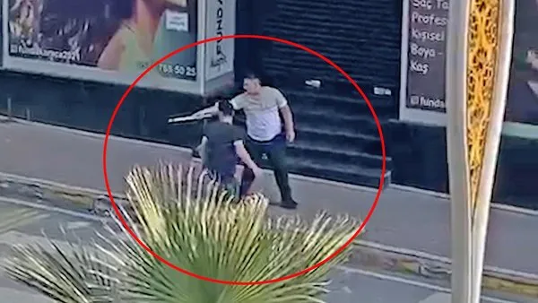 SON DAKİKA: Kocaeli'de baltalı dehşet! Eski enişteden şok saldırı kamerada...