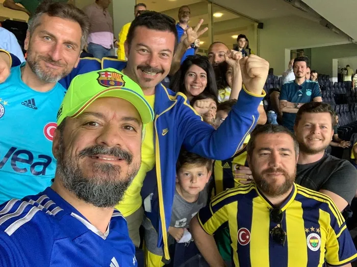 son-dakika-fenerbahce-haberleri-ali-kocu-elestirdi-ustu-cizildi-fenerbahceli-yonetmen-murat-sekere-buyuk-sok-1682841493113.jpg