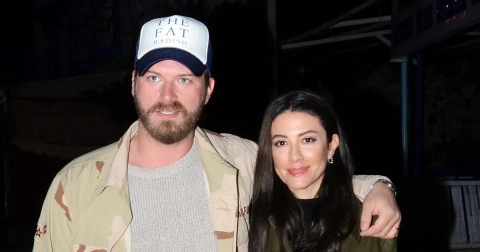 кыванч татлытуг с женой. кыванч татлытуг и его жена свадьба. башак дизер и кыванч татлытуг свадьба. кыванч татлытуг с женой. кыванч татлытуг с женой.