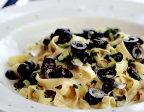 Zeytinli Tagliatelle