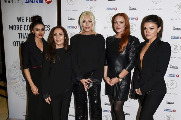 Ajda Pekkan, Londra Moda Haftası'na damga vurdu
