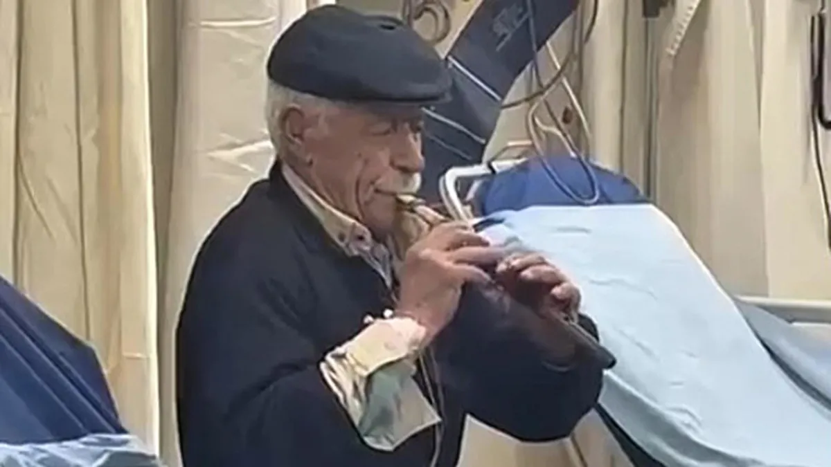 SON DAKİKA… Acil Servis’te şoke eden görüntü! Kan aldırdıktan sonra zurna çalmaya başladı! SON DAKİKA… Acil Servis’te şoke eden görüntü! Kan aldırdıktan sonra zurna çalmaya başladı!