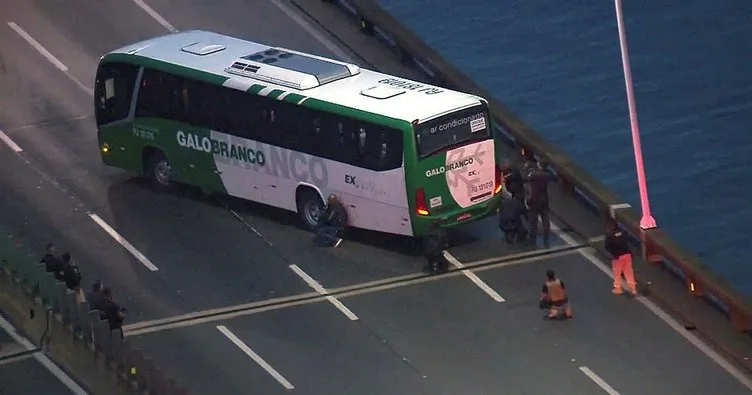 Brezilya’da silahlı bir kişi, otobüsteki 32 yolcuyu rehin aldı
