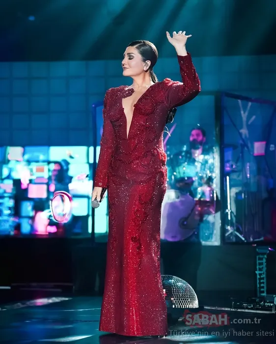 54 yaşındaki Sibel Can bu kez iltifat yağmuruna tutuldu! Kırmızı elbisesiyle göz kamaştırdı Nihayet güzel bir kıyafet