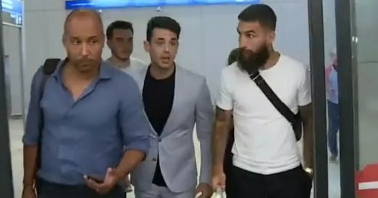 AdÄ± Galatasaray ile anÄ±lan Ä°sveÃ§li futbolcu Jimmy Durmaz, akÅam saatlerinde Ä°stanbulâa geldi. ile ilgili gÃ¶rsel sonucu
