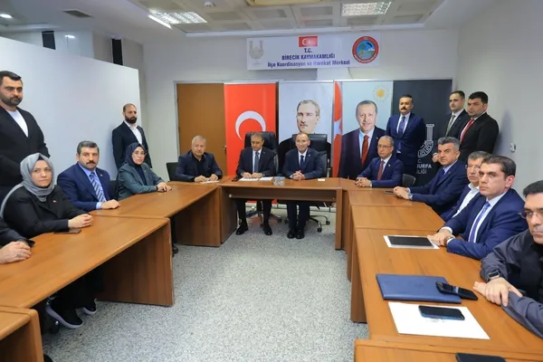 birecikte-yaralar-sariliyor-bekir-bozdag-felaketin-yasandigi-yerde-incelemelerde-bulundu-1777895204153.jpg