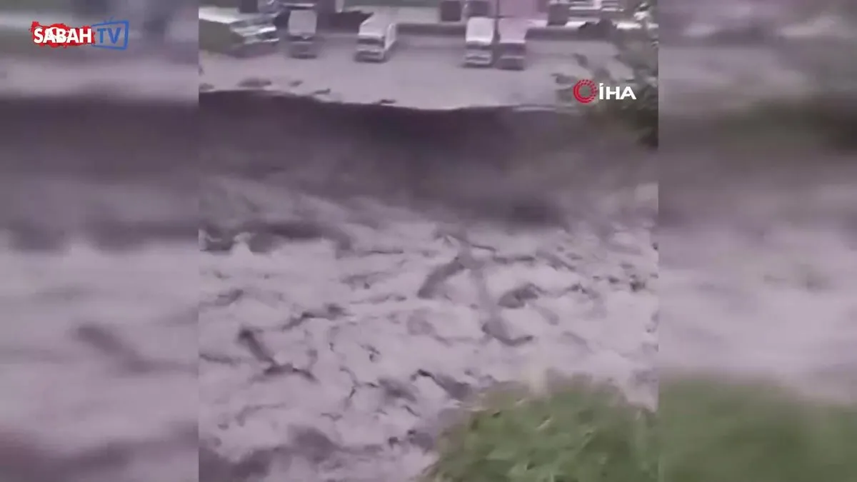 Nepal-Çin sınırında sel felaketi: 1 ölü, 28 kayıp | Video