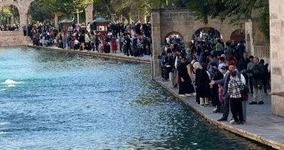 Şanlıurfa’da 19 Mayıs tatili yoğunluğu! Balıklıgöl'e ziyaretçi akını #sanliurfa