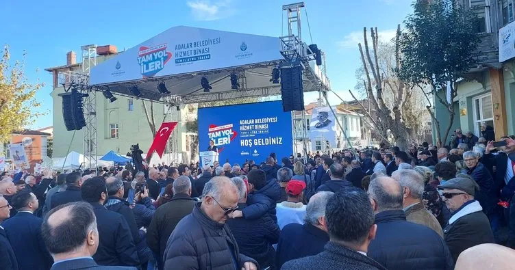 İmamoğlu’na Adalar’da ‘azmanbüs’ protestosu