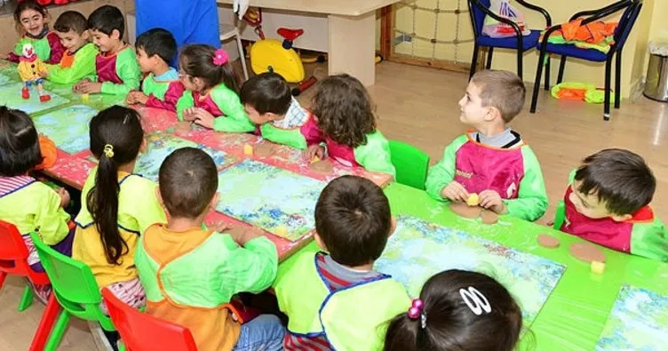 Bursa’da çocuklar kendi kuklalarını kendileri yapıyor