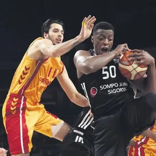 Aslan pes etmedi