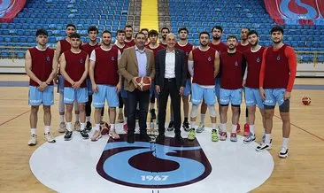 Trabzonsporlu yöneticilerden basketbol takımına ziyaret