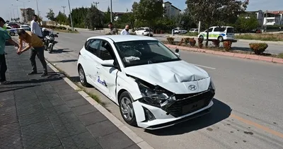 Ehliyet sınavında akılalmaz olay! 14 yaşındaki ehliyetsiz sürücü sınav aracına çarptı #kirikkale