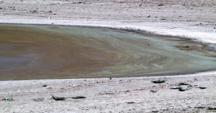Burdur Gölü’nde korkutan görüntü! Al patlaması yaşandı