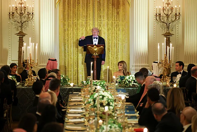 trump-suudi-arabistani-nato-uyesi-olmayan-onemli-muttefik-olarak-tanidiklarini-acikladi-1763516765813.jpeg Trump, Suudi Arabistan’ı