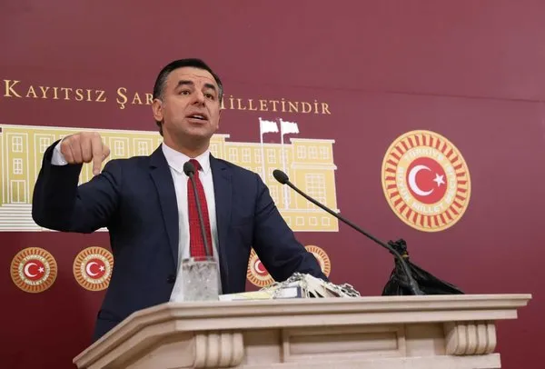 CHP’de parti içi kavga sertleşti! Özgür Özel’in ’intikam’ duygusu! Dikkat çeken İBB soruşturması detayı...