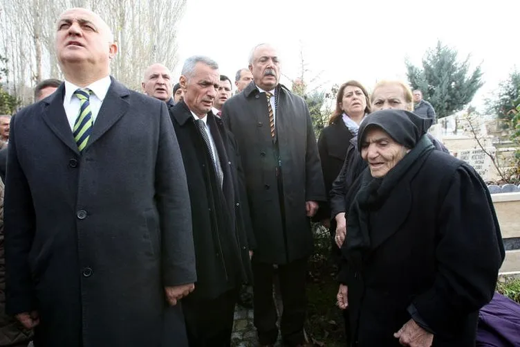 Deniz Yarbay Ali Tatar mezarı başında anıldı