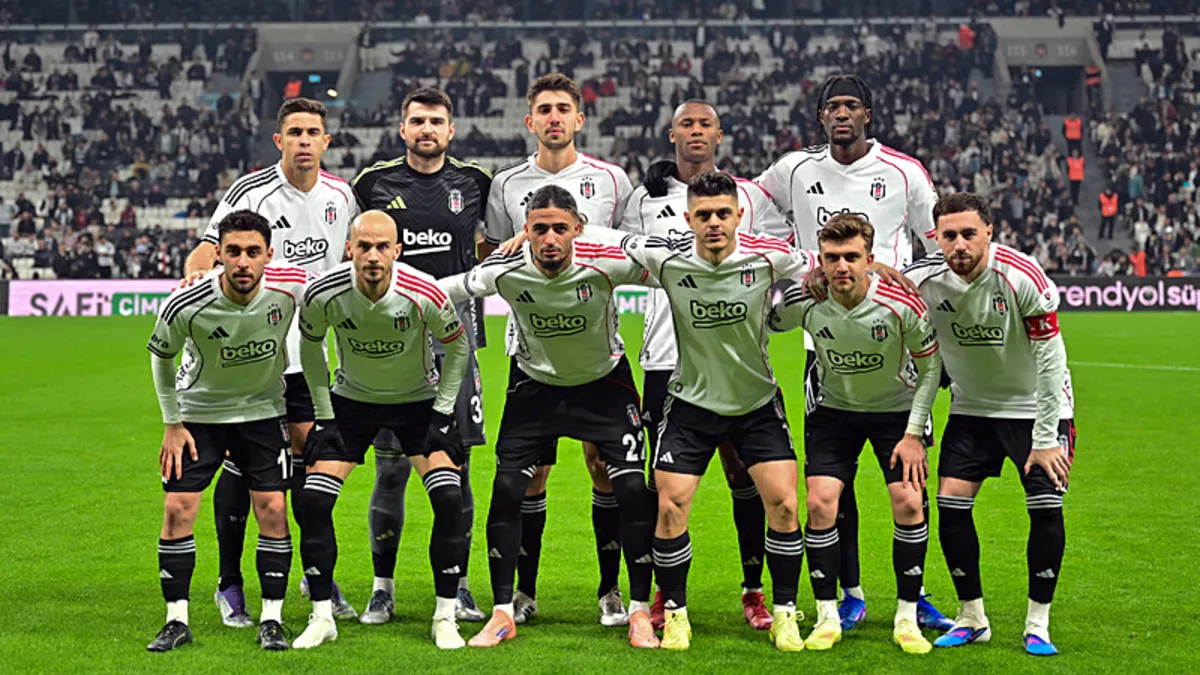 Beşiktaş’a Fenerbahçe derbisi öncesi kötü haber! Yıldız isim hastaneye götürüldü – Galeri Beşiktaş’a Fenerbahçe derbisi öncesi kötü haber! Yıldız isim hastaneye götürüldü – Galeri