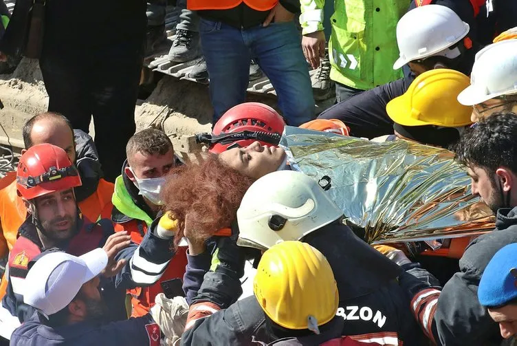 SON DAKİKA: Deprem bölgelerinde mucize hikayeler: Bu görüntüler 85 milyonu ağlattı!