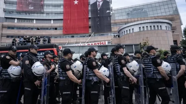 bakan-ciftciden-chp-genel-merkezi-aciklamasi-sureci-biz-baslatmadik-1779784881978.jpg