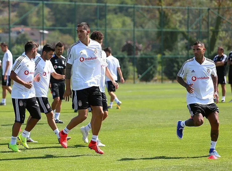 Abdullah Avcı'nın sıkıntısı Beşiktaş'ın solunda